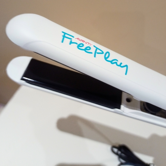 NWOT 🌺 Avanti Titanium Flat Iron Floating Plates 1" 450°F White - Picture 10 of 16